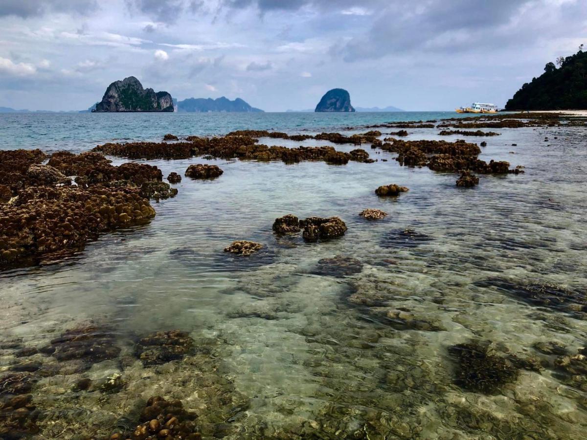 Koh Ngai Sea Open Resort Exterior photo